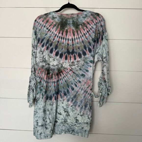 Live and Let Live Women’s XL Tie Dye Pullover Sweater - Picture 4 of 5